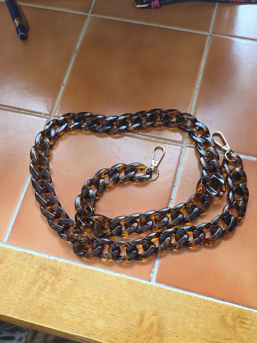 BROWN PLASTIC HANDBAG SHOULDER STRAP NEW WITHOUT TAGS